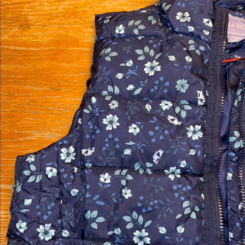 Laura Scott Floral Puffer Vest - Navy and White